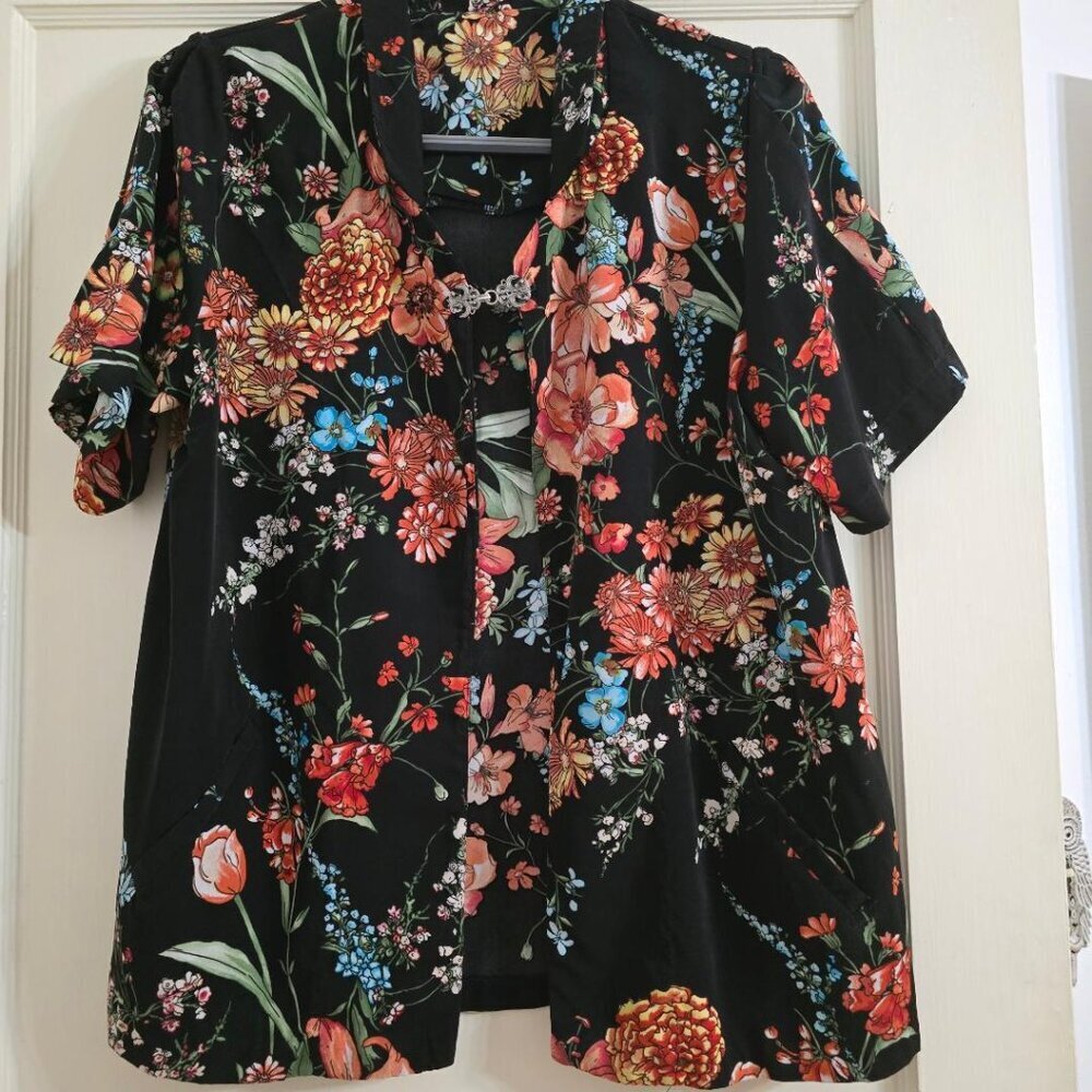 L Unbranded Women's Blazer Orange, Black, Blue over Black Short Sleeve w/ Hook